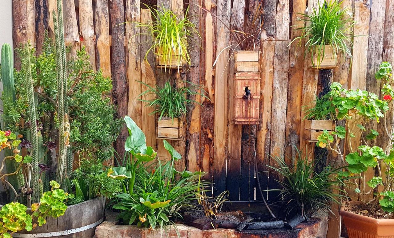 Uthando Backpackers Lodge Oudtshoorn Exterior photo