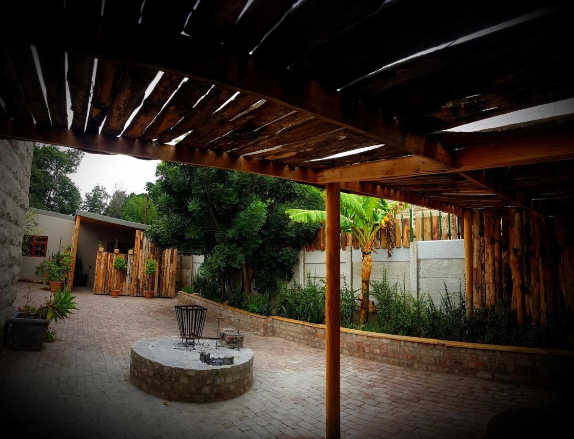 Uthando Backpackers Lodge Oudtshoorn Exterior photo